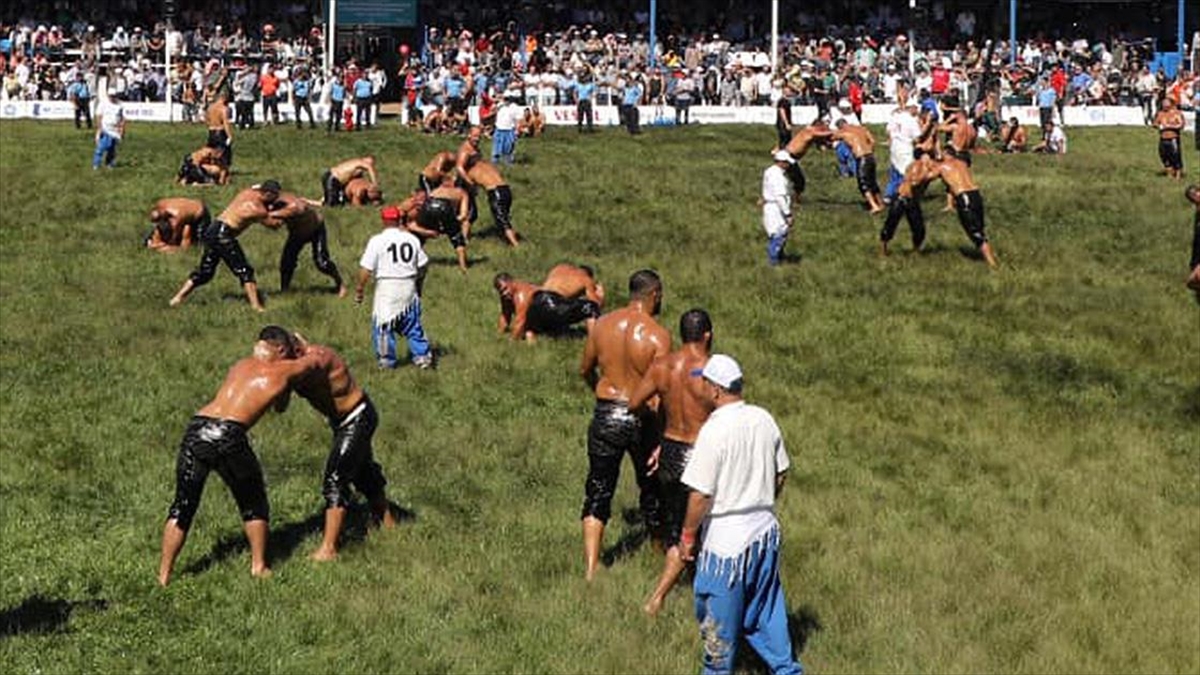 671. Tarihi Elmalı Yağlı Güreşleri'nde sporcu sayısındaki sınırlama kaldırıldı