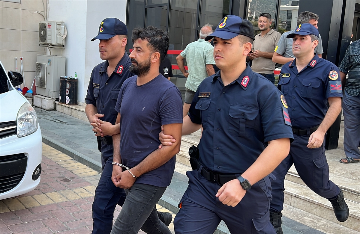 Alanya'da 3 turistin öldüğü trafik kazasına karışan sürücü tutuklandı