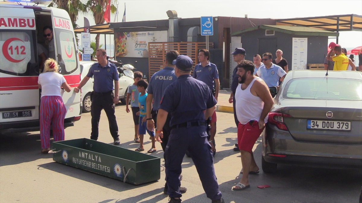 Antalya'da denize giren genç boğuldu