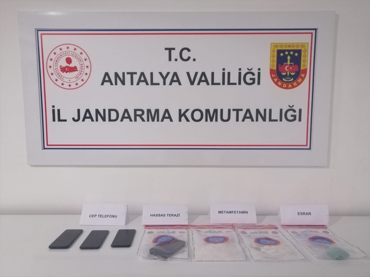 Antalya'da uyuşturucu operasyonunda 2 şüpheli yakalandı