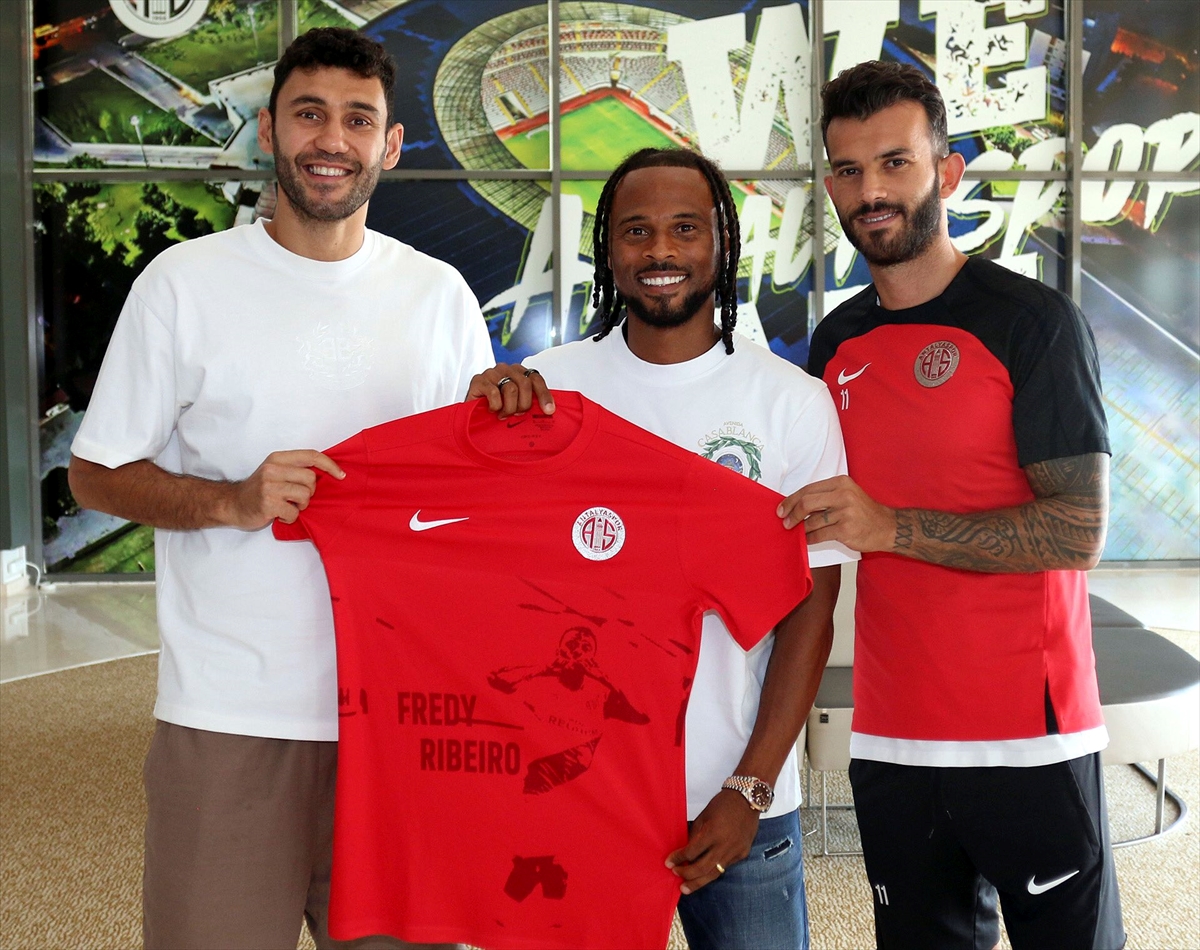 Antalyaspor'dan Eyüpspor'a transfer olan Fredy için paylaşım