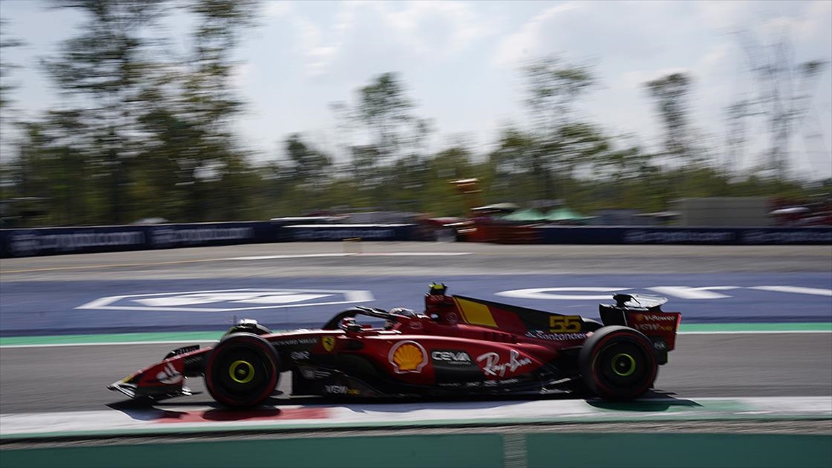 F1 İtalya Grand Prix'sinde pole pozisyonu Carlos Sainz'ın