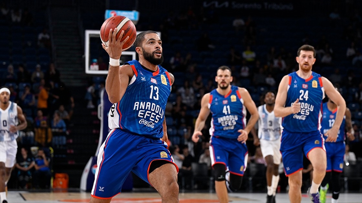 Anadolu Efes, THY Avrupa Ligi'nde yarın Real Madrid'i konuk edecek