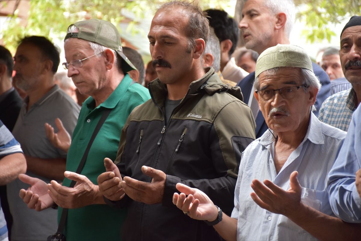 Antalya ve çevre illerde İsrail'in Filistin'e saldırılarında ölenler için gıyabi cenaze namazı kılındı