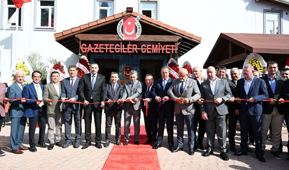 - Gazeteciler Cemiyetinin hizmet