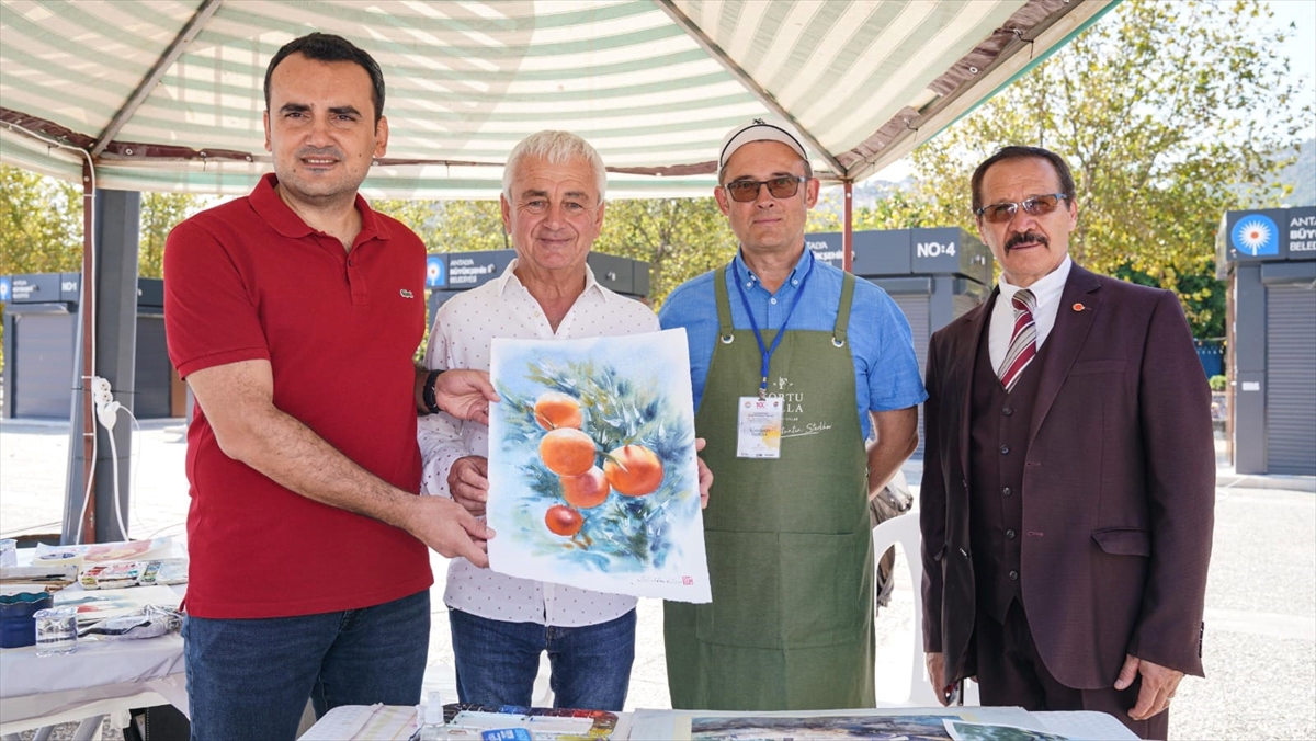 Finike'de “renkli festival” başladı