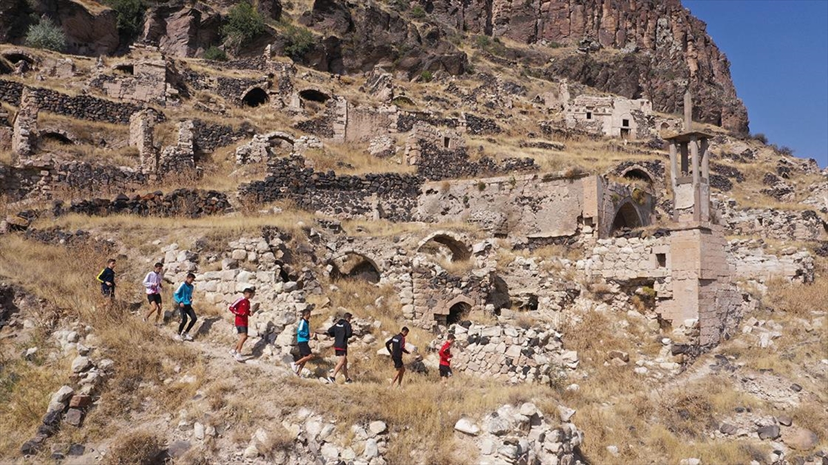 Göre Harabeleri milli atletler için “kros sahası” oldu