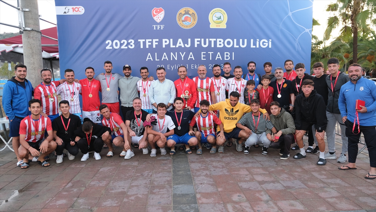 TFF Plaj Futbolu Ligi'nin Alanya etabını City Line Alanya Belediyespor kazandı