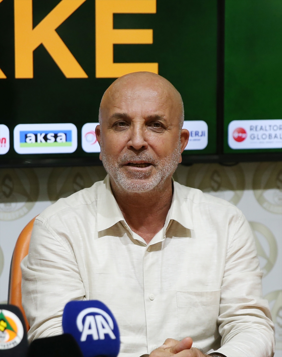 Alanyaspor'da teknik direktörlük görevine Fatih Tekke getirildi