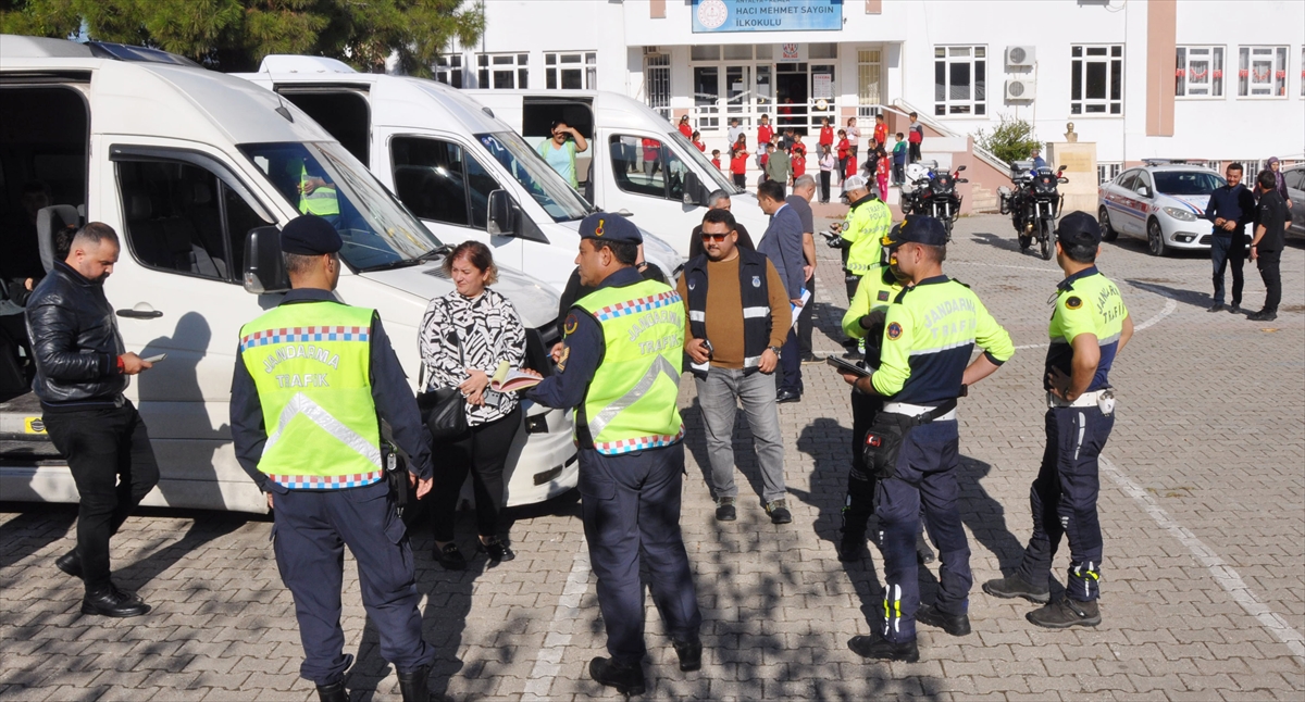 Antalya'da öğrenci servisleri denetlendi