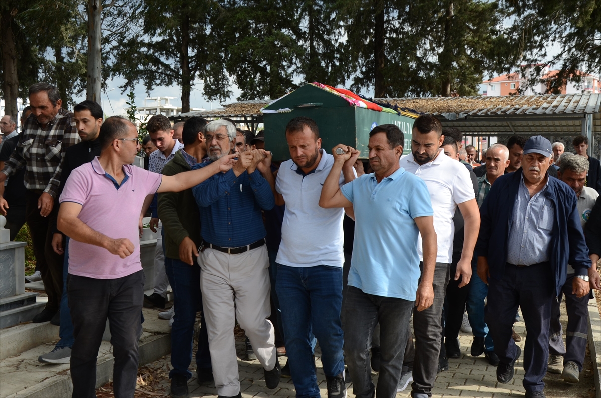 Antalya'da trafik kazasında yaralanan lise öğrencisi tedavi gördüğü hastanede öldü