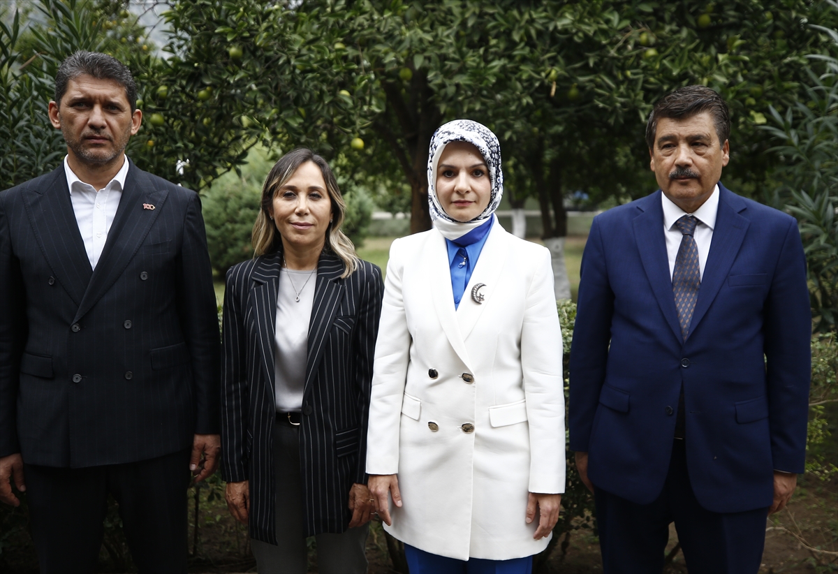 Bakan Göktaş, Antalya'da geçici bakım ve koruma altında bulunan Ukraynalı çocukları ziyaret etti: