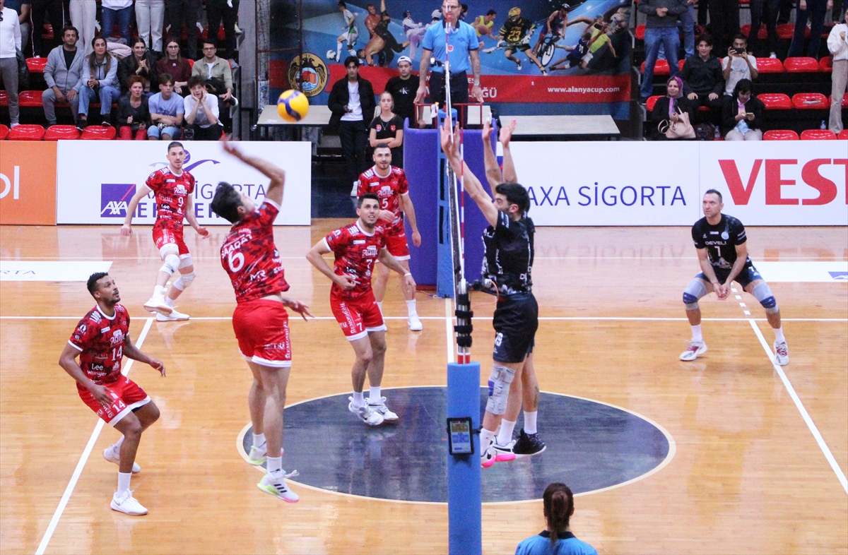 Voleybol: AXA Sigorta Efeler Ligi