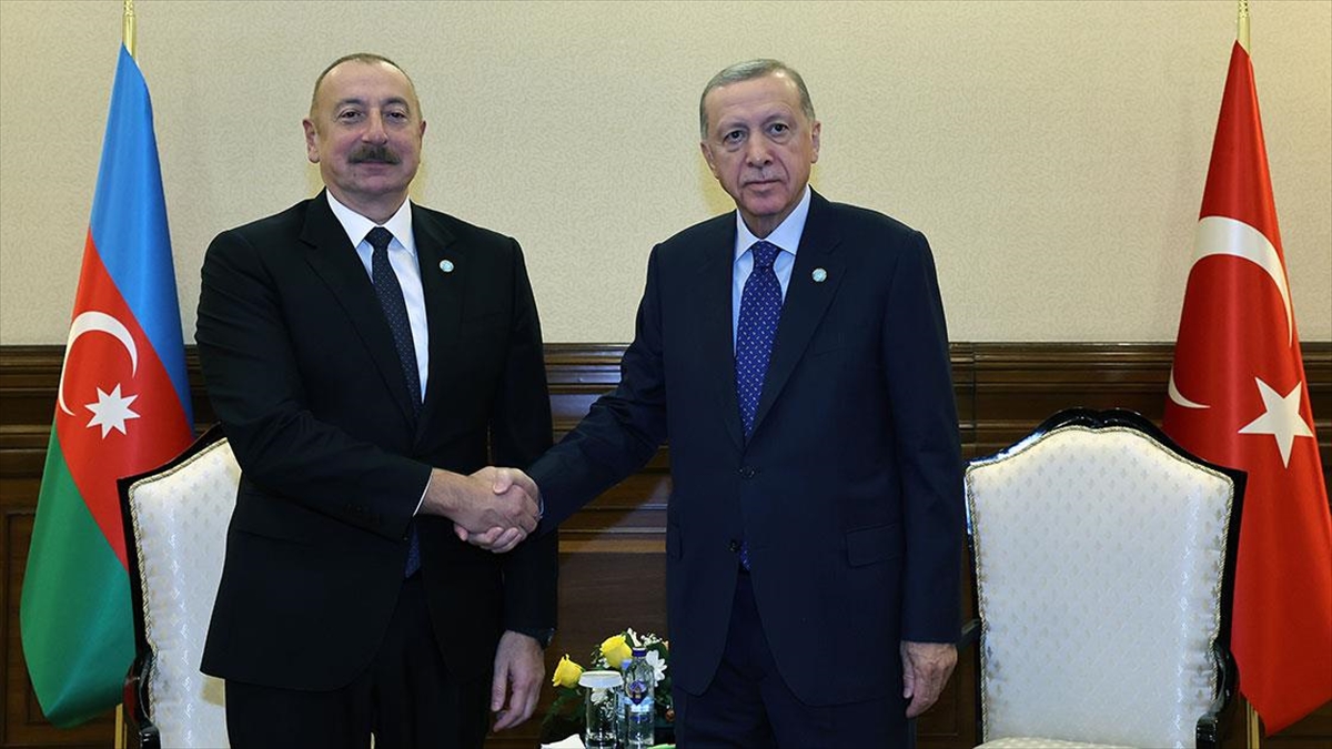 Cumhurbaşkanı Erdoğan, Azerbaycan Cumhurbaşkanı Aliyev ile görüştü