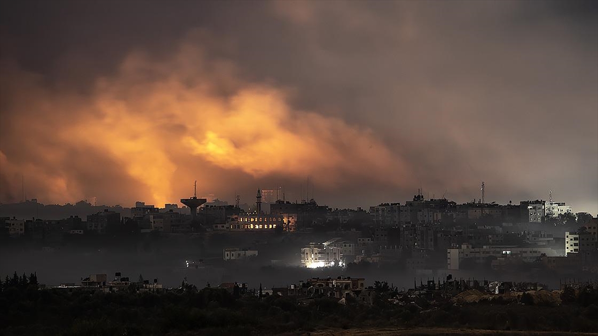 Hamas, İsrail'le çatışmalara insani ara verecek uzlaşının yarın 10.00'da başlayacağını duyurdu