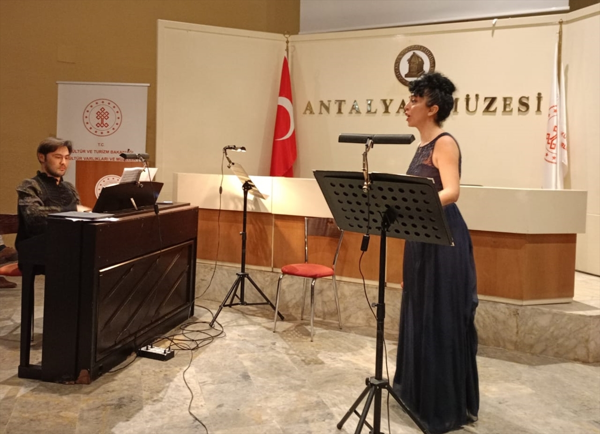 Antalya Devlet Opera ve Balesi sanatçıları “Müze Konseri” verdi