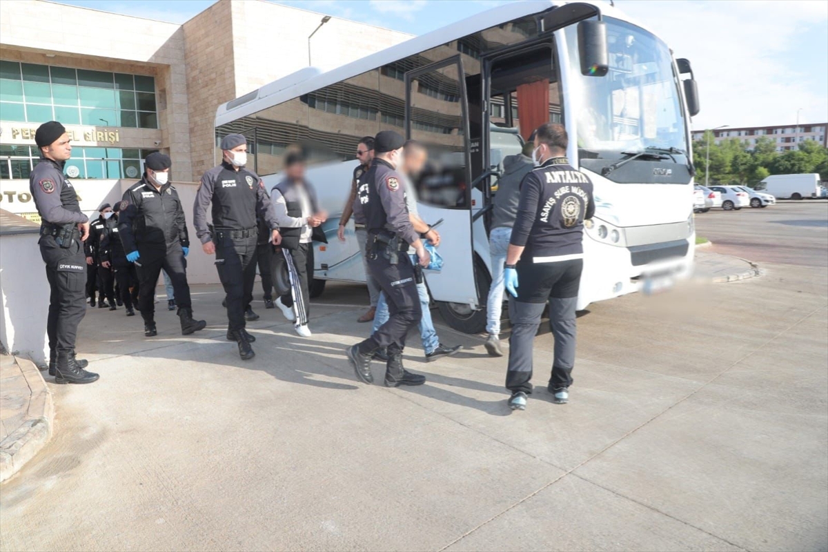 Antalya'da aranan 44 şüpheli tutuklandı