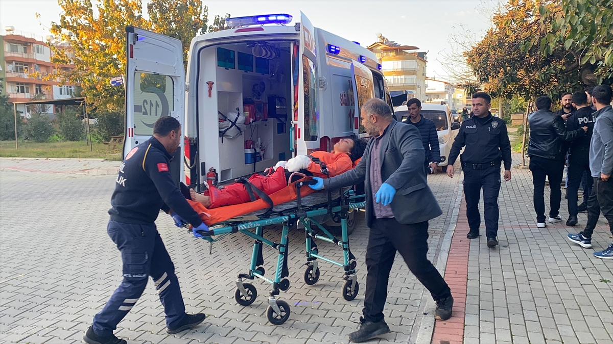 Antalya'da elindeki tüfeğin kazaen ateş alması sonucu vurulan kadın yaralandı