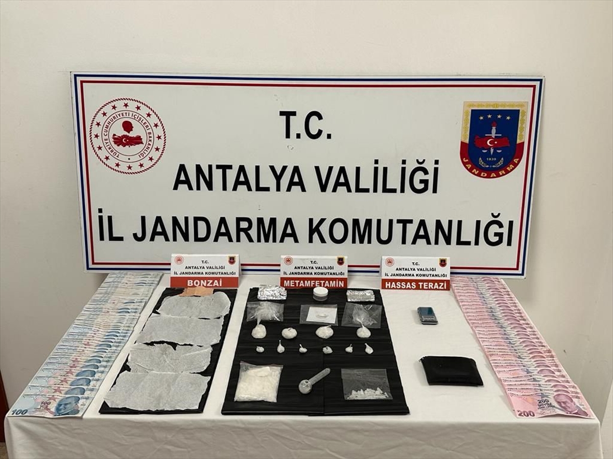 Antalya'da uyuşturucu operasyonunda 4 şüpheli yakalandı