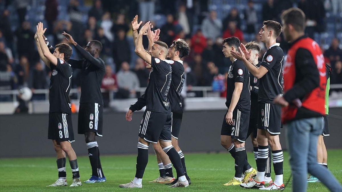 Beşiktaş, Süper Lig'in ilk yarısında kadro istikrarı yakalayamadı