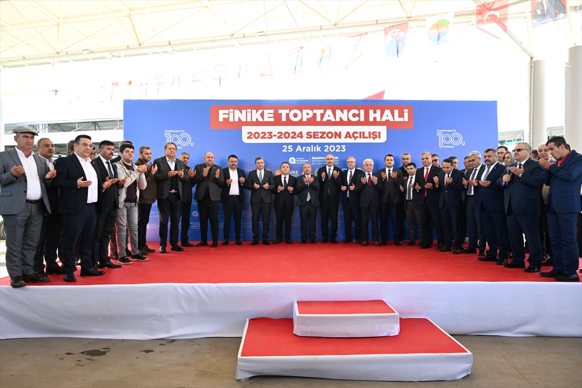 Finike toptancı halinde yeni sezon başladı