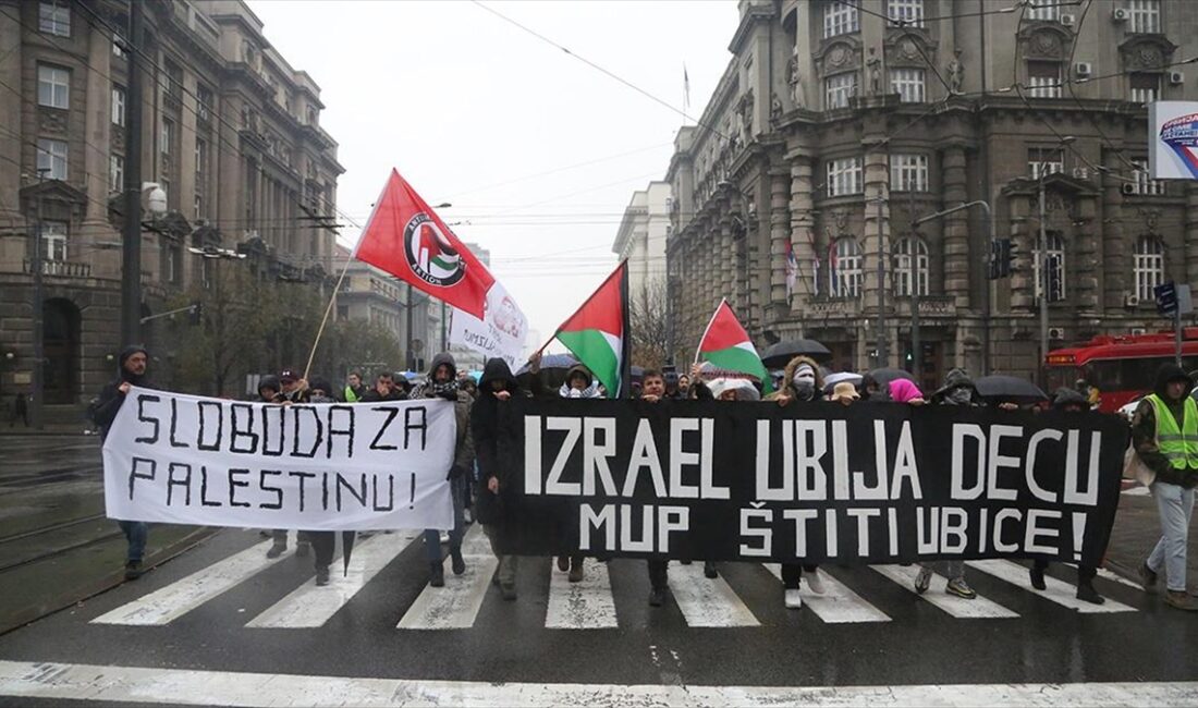 Sırbistan'ın başkenti Belgrad'da, yasak