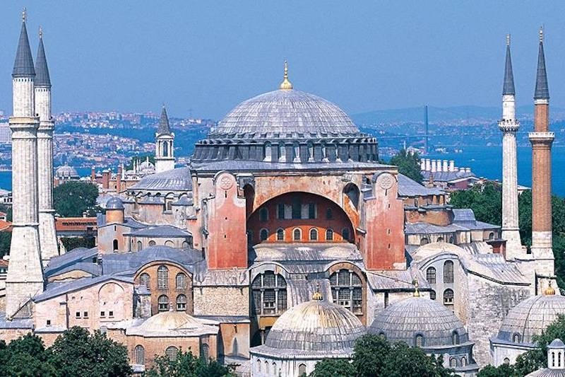 AYASOFYA’NIN üst katı TÜRK vatandaşlarına yasak!