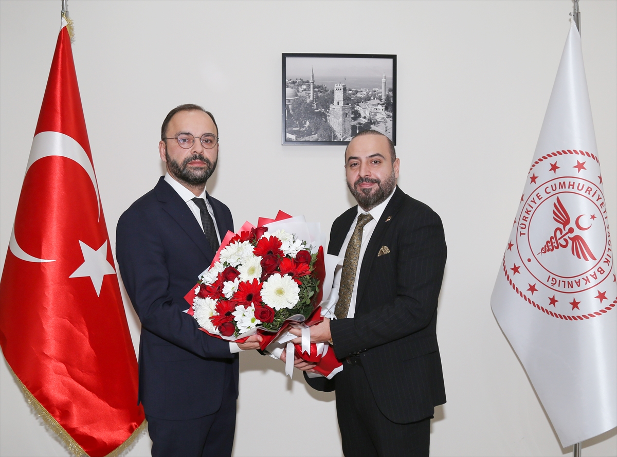 Antalya İl Sağlık Müdürü Evren Ekingen göreve başladı