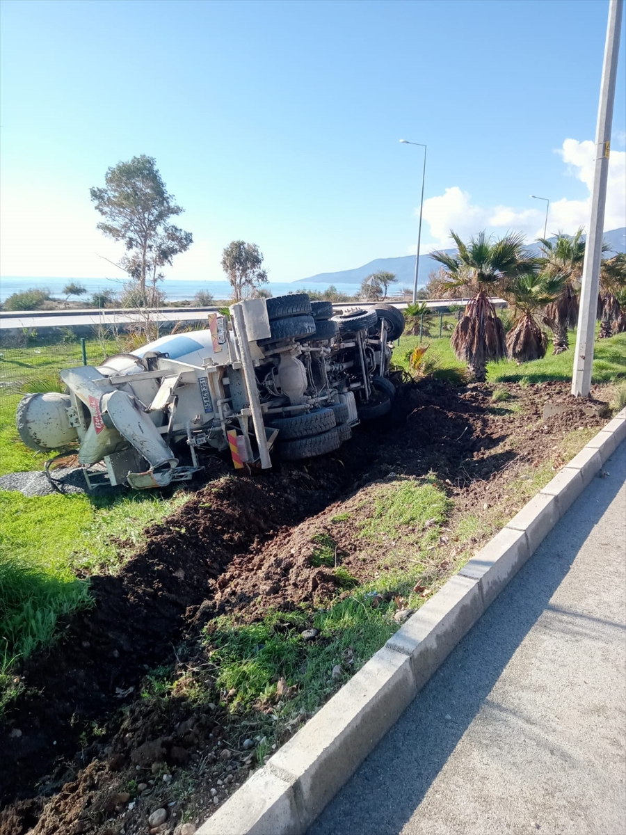 Antalya'da beton mikserinin çarptığı kişi öldü