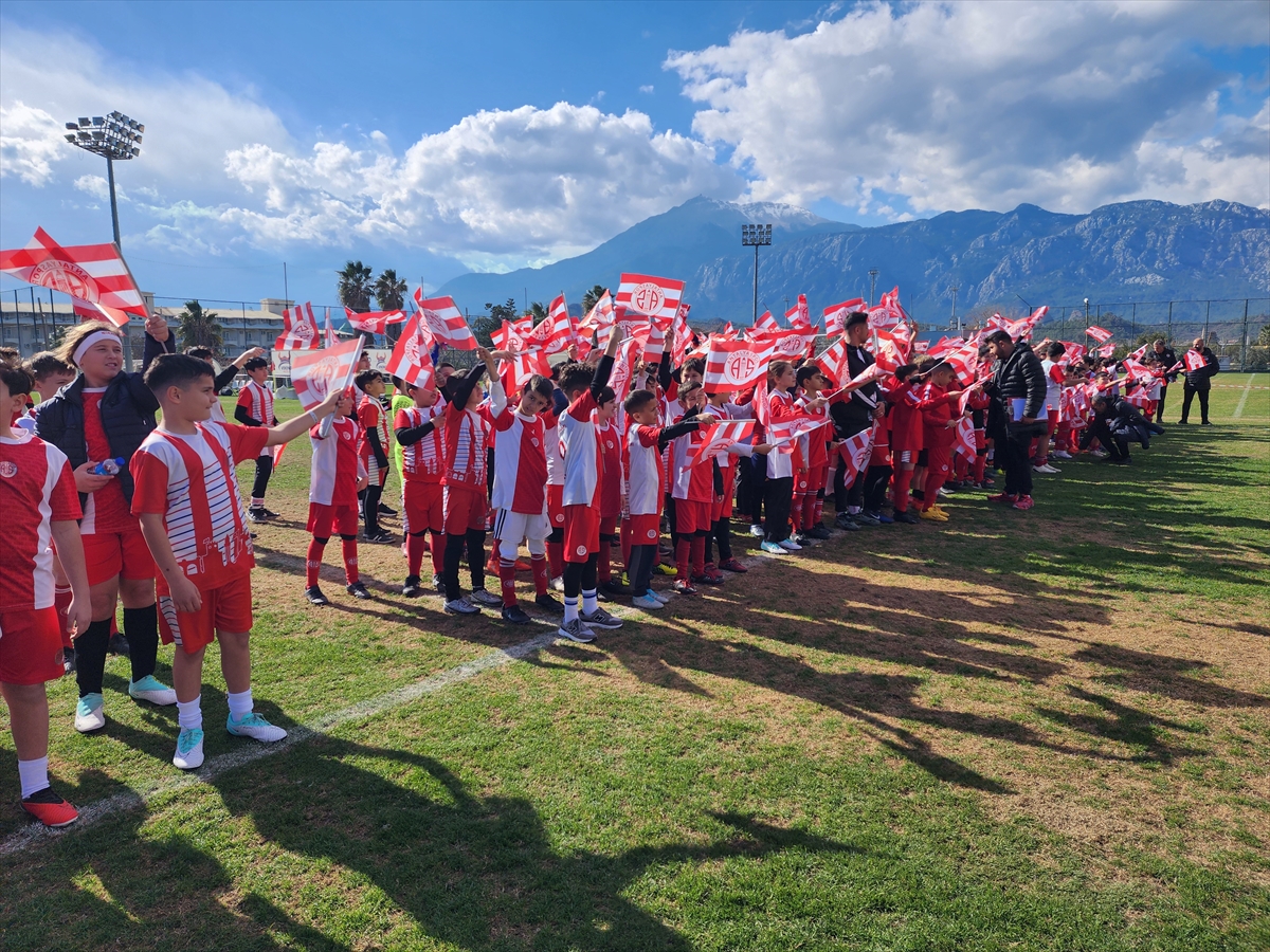 Antalyaspor Gelişim ve Kış Kampı Kemer'de başladı