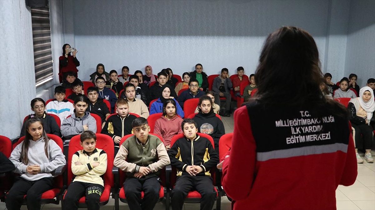 Gaziantep'te okullarda verilen ilk yardım eğitimi 20 öğrencinin hayatını kurtardı