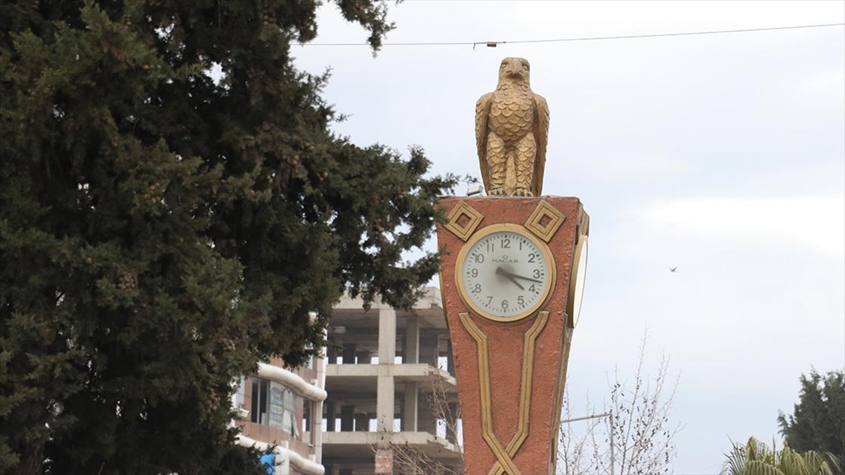 Adıyaman'da saat kulesindeki saatler asrın felaketinden beri “04.17”yi gösteriyor