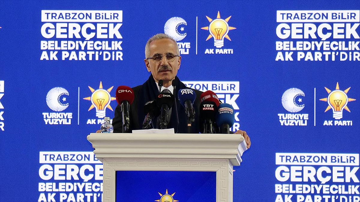 Bakan Uraloğlu: Samsun, Sarp'ın ve Trabzon'un da içinde bulunduğu hızlı tren proje çalışmalarını bu sene başlatıyoruz