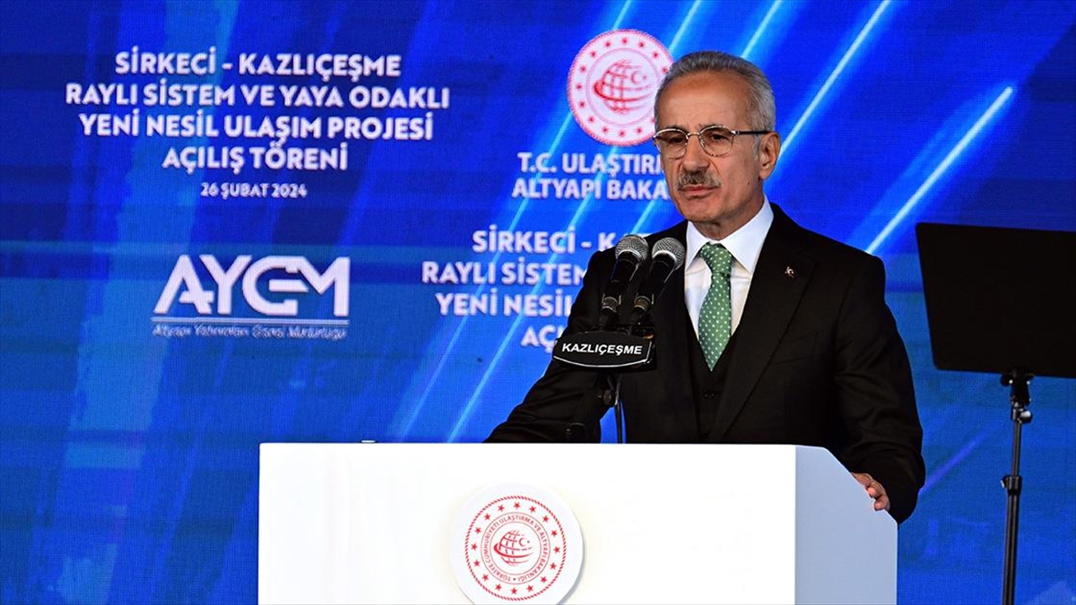 Bakan Uraloğlu: Sirkeci-Kazlıçeşme Hattı’nı sil baştan yaparak yeniden İstanbul’a kazandırdık