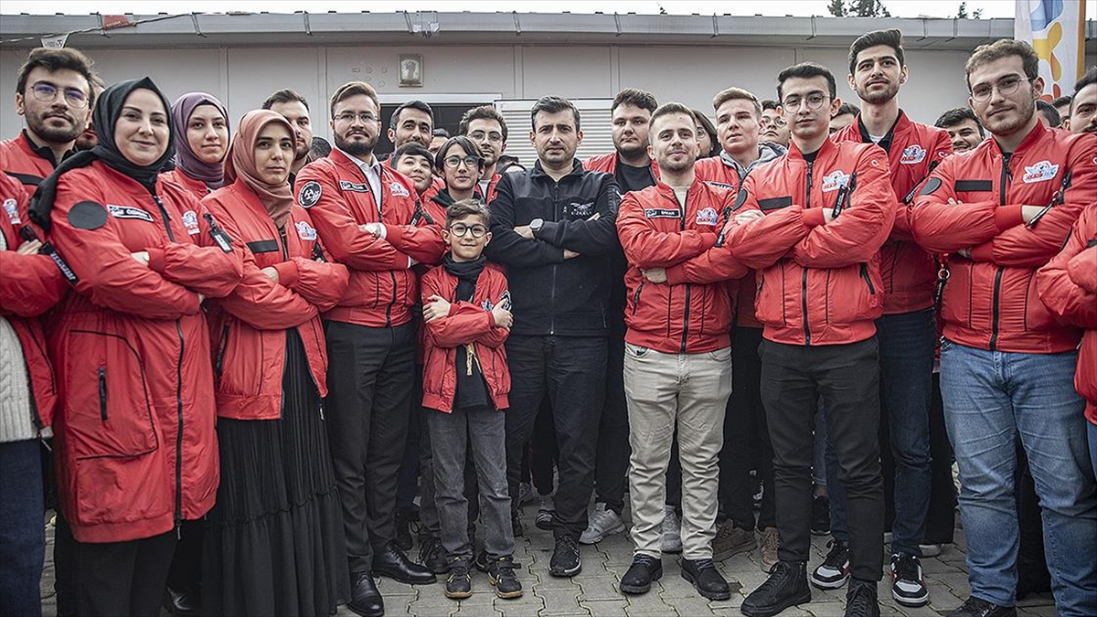 Baykar Yönetim Kurulu Başkanı Bayraktar: 3 ilde yapmaya başladığımız deprem konutlarında artık son aylara yaklaştık