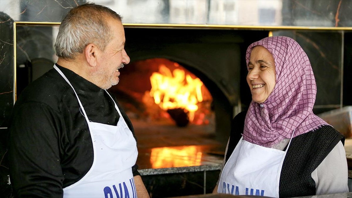 Konya'da yaşayan Emine ile Abdullah Maşa çifti, 25 yıldır birbirlerinden