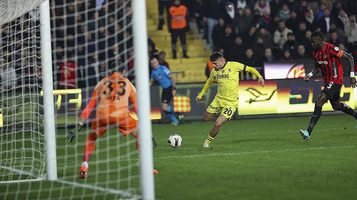 Fenerbahçe, Türkiye Kupası son 16 turunda yarın Gaziantep FK'ye konuk olacak