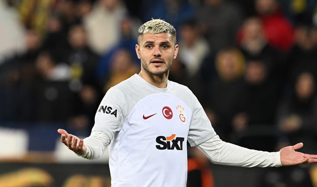 Galatasaray'ın Arjantinli futbolcusu Mauro