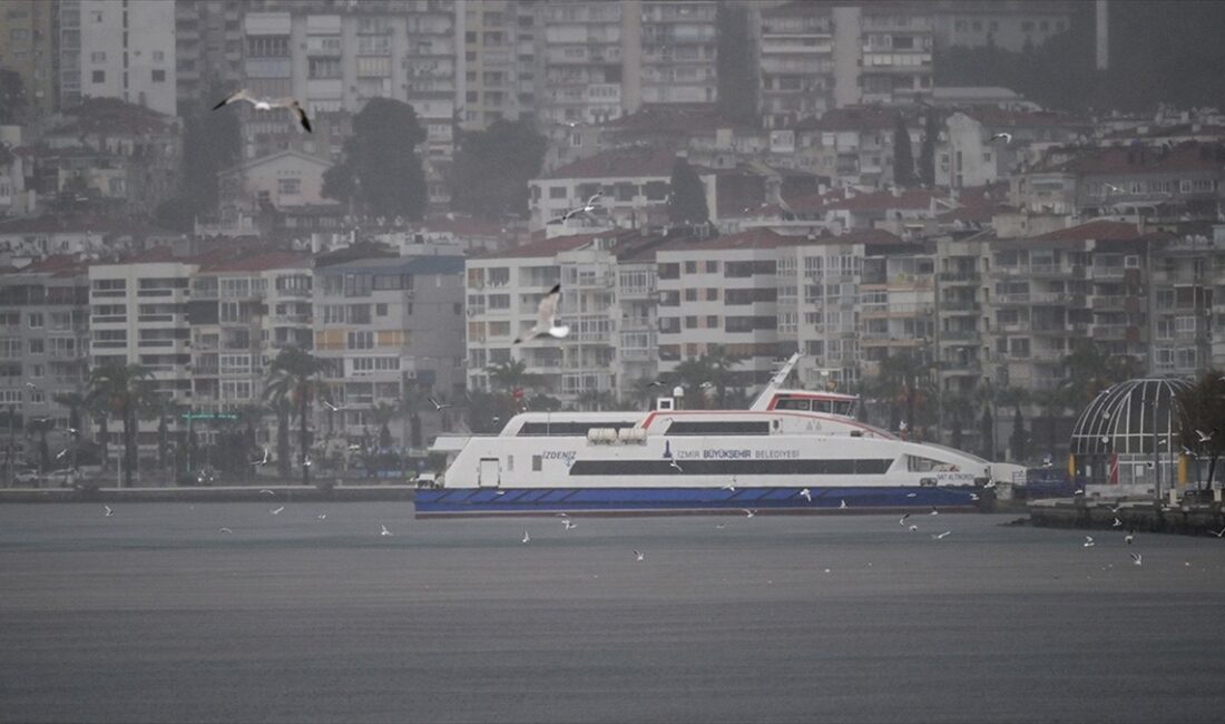 İzmir'de olumsuz hava ve