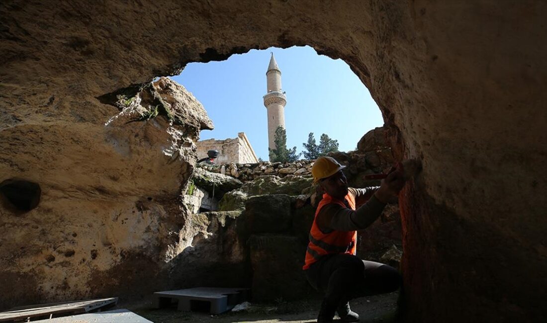 Mardin'in Midyat ilçesinde, içinde