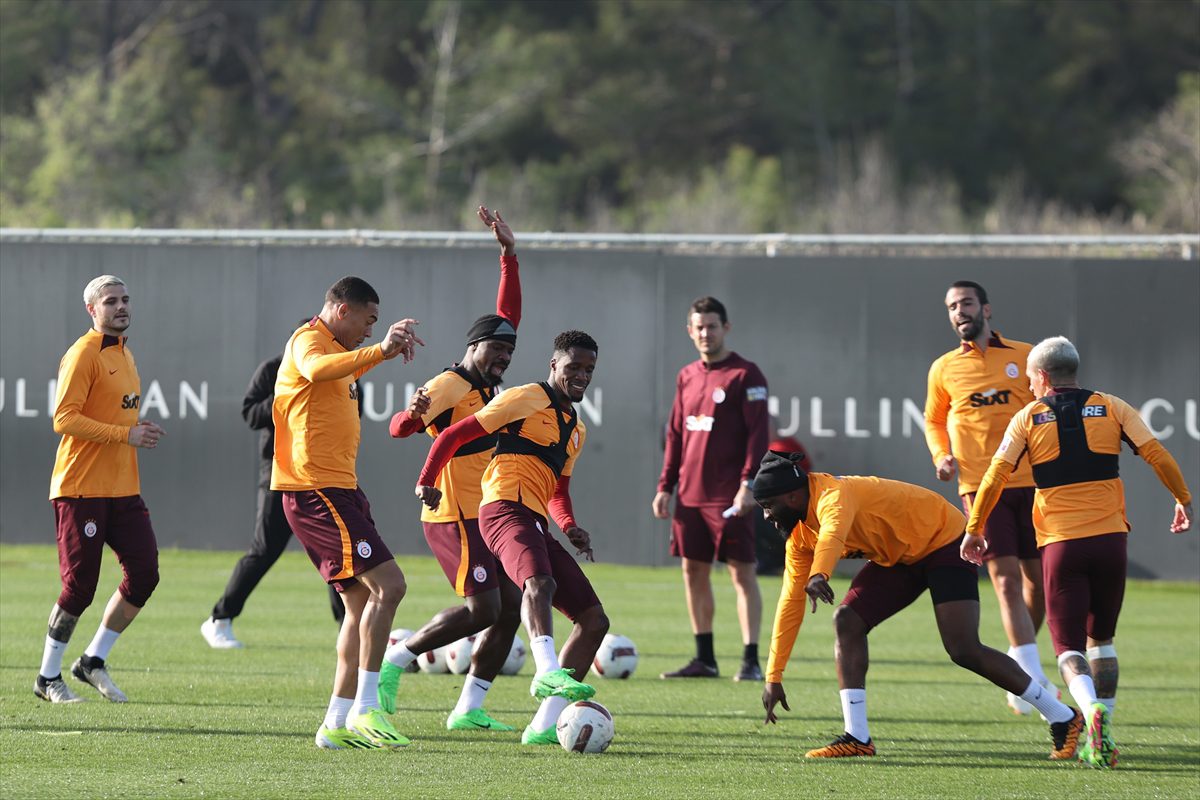 Galatasaray, Antalya kampında hazırlıklarına devam etti