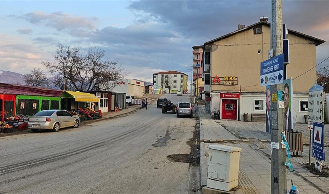 Malatya'nın Doğanşehir ilçesinde saat