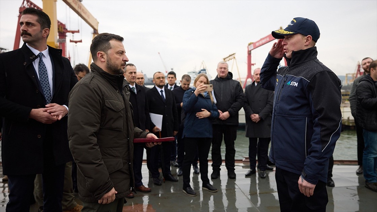 Zelenskiy, İstanbul’da Ukrayna donanması korvetlerinin inşa edildiği tersaneyi ziyaret etti