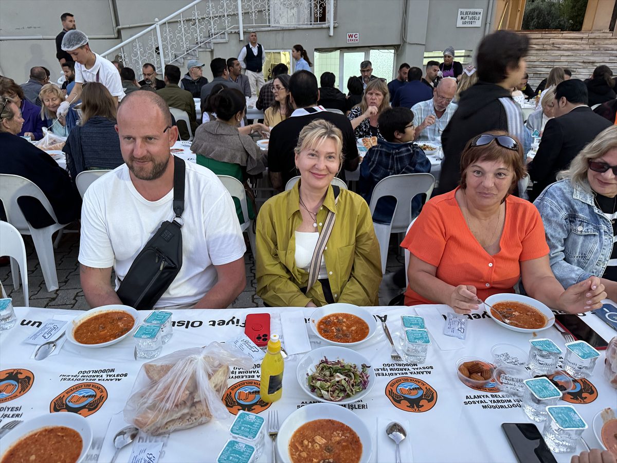 Alanya'da yaşayan yabancılar iftar programında buluştu