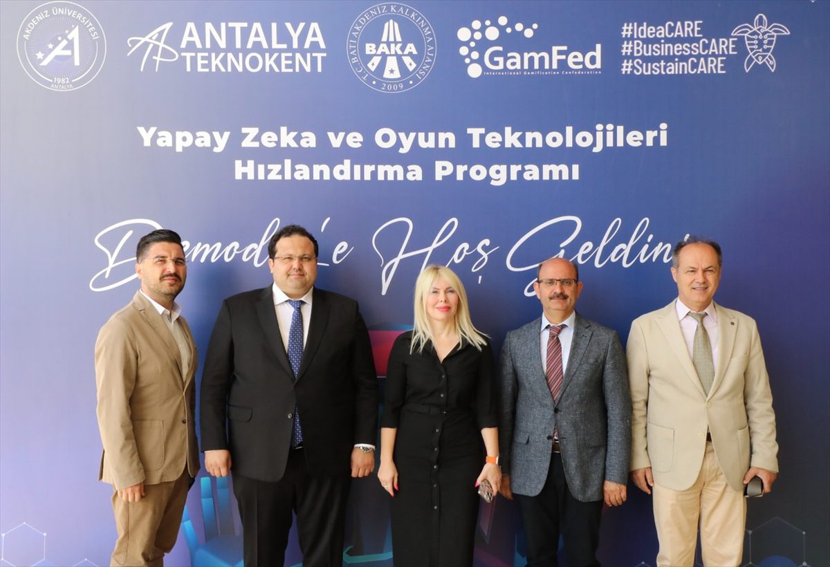 Antalya'da “Yapay Zeka ve Oyun Teknolojileri Programı” düzenlendi