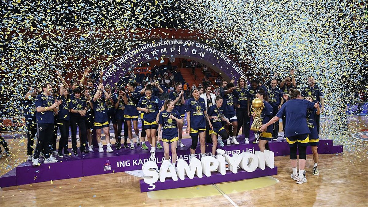 Fenerbahçe Kadın Basketbol Takımı, ligde 18. kez şampiyon oldu