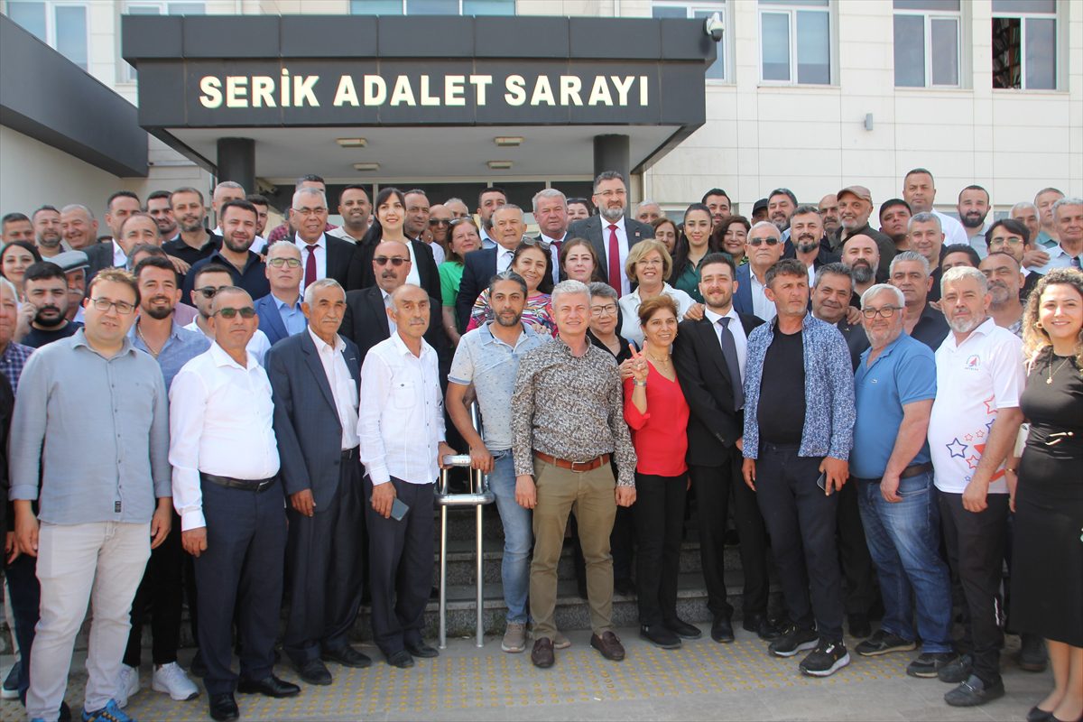 Serik Belediye Başkanı Kumbul mazbatasını aldı