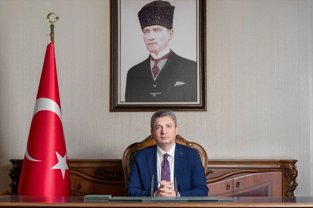 Antalya Valisi Şahin'den 19 Mayıs Atatürk'ü Anma, Gençlik ve Spor Bayramı mesajı