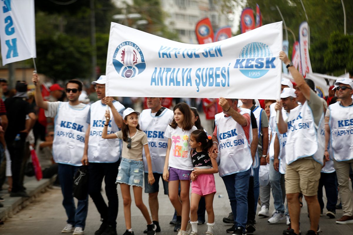 Antalya ve çevre illerde 1 Mayıs Emek ve Dayanışma Günü kutlandı