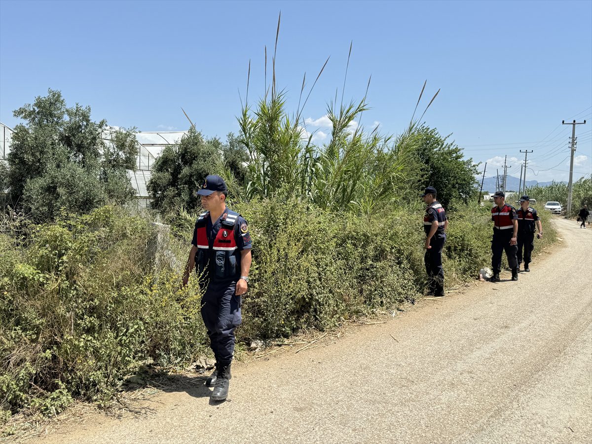 GÜNCELLEME 2- Antalya'da otomobilin dereye düşmesi sonucu ölenlerin sayısı 2'ye çıktı